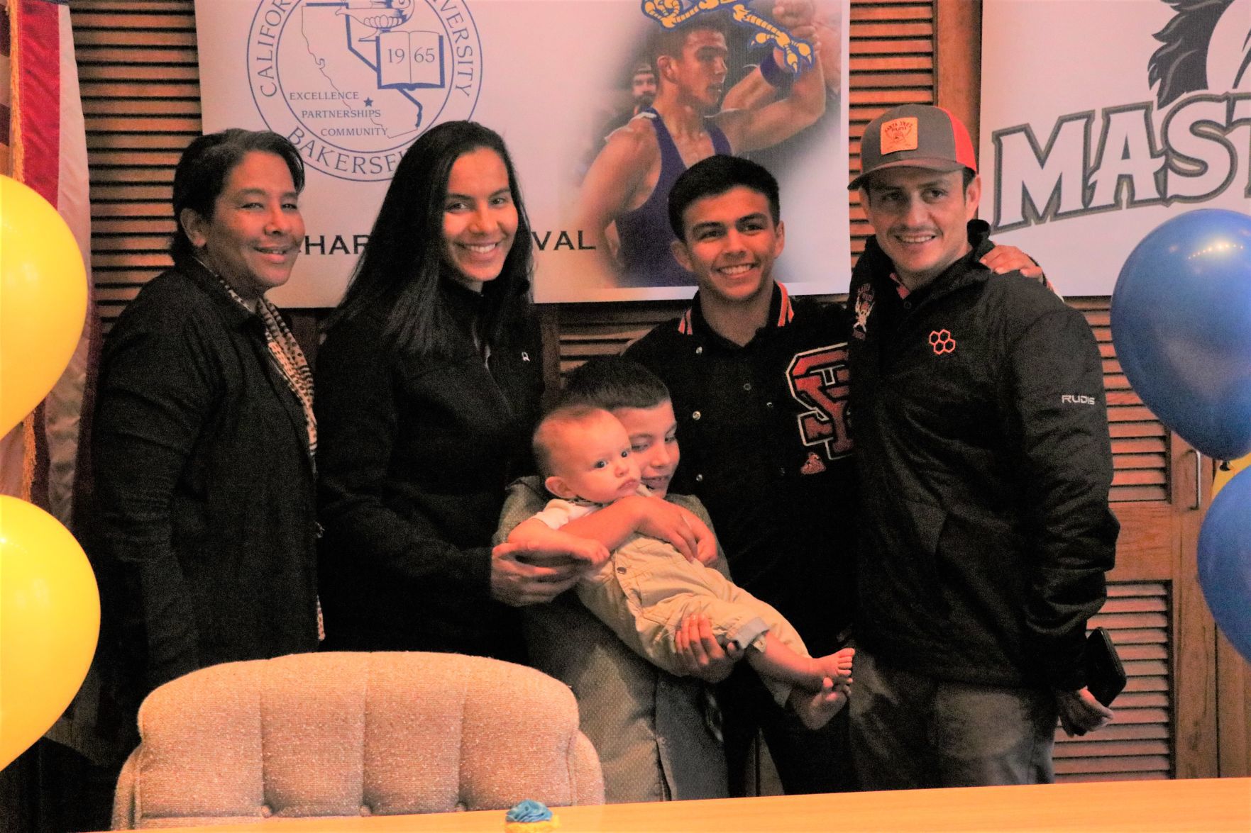 121719 SYHS Signings 06.JPG